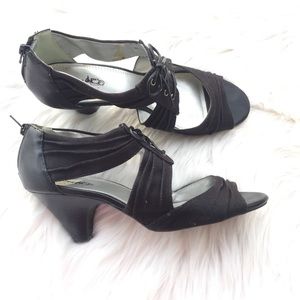 Coach and Four size 9M black Ava heel shoes